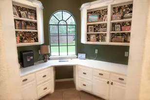 56 English Oak Ct, Lake Jackson, TX 77566 - Photo 14