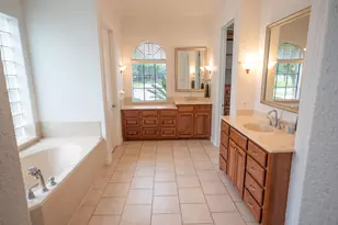 56 English Oak Ct, Lake Jackson, TX 77566 - Photo 22