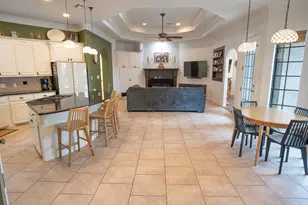 56 English Oak Ct, Lake Jackson, TX 77566 - Photo 12