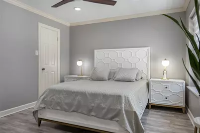 11743 Wickhollow Lane, Houston, TX 77043 - Photo 16