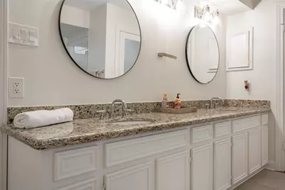 11743 Wickhollow Lane, Houston, TX 77043 - Photo 18