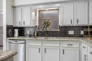 11743 Wickhollow Ln, Houston, TX 77043 - Photo 16