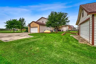 3026 Dee's Cir, Sealy, TX 77474 - Photo 36