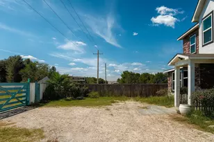 805 County Road 3550, Cleveland, TX 77327 - Photo 2