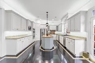 2222 Nantucket Dr, Houston, TX 77057 - Photo 10