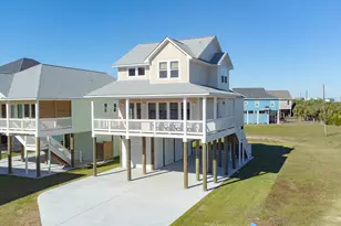 4010 Miramar Ct, Galveston, TX 77554 - Photo 2