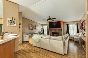 2910 Shady Creek Ln, Oyster Creek, TX 77541 - Photo 8