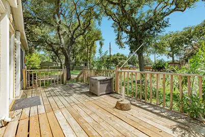 2910 Shady Creek Lane, Oyster Creek, TX 77541 - Photo 4