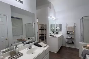 18 E Russet Grove Cir, The Woodlands, TX 77384 - Photo 8