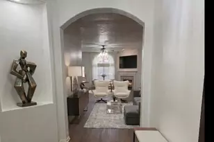 18 E Russet Grove Cir, The Woodlands, TX 77384 - Photo 2