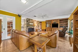 2410 Clark Dr, La Marque, TX 77568 - Photo 16