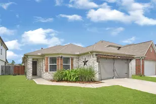 9825 Hyacinth Way, Conroe, TX 77385 - Photo 2