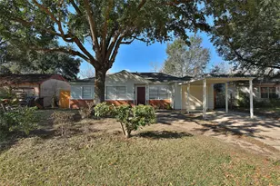 10322 Cathedral Dr, Houston, TX 77051 - Photo 2