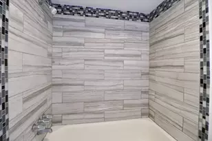 5929 Queensloch Dr, Houston, TX 77096 - Photo 10