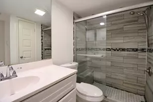 5929 Queensloch Dr, Houston, TX 77096 - Photo 12