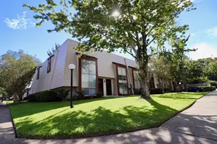 5929 Queensloch Dr, Houston, TX 77096 - Photo 18