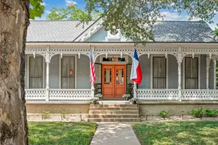 1216 Live Oak St, Columbus, TX 78934 - Photo 2