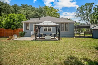 1216 Live Oak Street, Columbus, TX 78934 - Photo 12