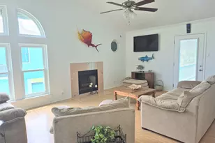 953 Sea Breeze, Crystal Beach, TX 77650 - Photo 4