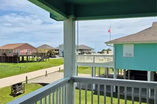 953 Sea Breeze, Crystal Beach, TX 77650 - Photo 26