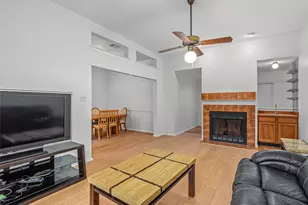 15818 Castorglen Dr, Webster, TX 77598 - Photo 8