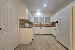 35 S Avonlea Cir, The Woodlands, TX 77382 - Photo 10