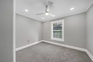 7647 Greendowns St, Houston, TX 77087 - Photo 14