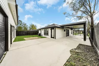 7647 Greendowns Street, Houston, TX 77087 - Photo 4