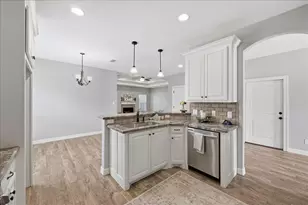 706 Cypress Wood Dr, Orange, TX 77630 - Photo 18