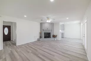 12106 Fairmeadow Dr, Houston, TX 77071 - Photo 18