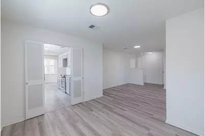 12106 Fairmeadow Drive, Houston, TX 77071 - Photo 10