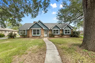 1805 Laurel Oaks Dr, Richmond, TX 77469 - Photo 1
