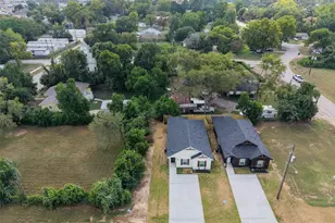 315 N Woodson St, Willis, TX 77378 - Photo 20