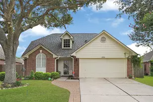 2814 Rolling Fog Dr, Friendswood, TX 77546 - Photo 2