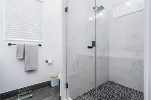 8324 Springwood Cyn Ln, Houston, TX 77055 - Photo 16