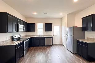 2013 Spindletree Ln, Brookshire, TX 77423 - Photo 6