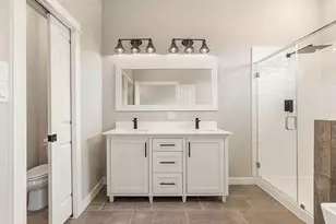6712 Parker Oaks Ln, Houston, TX 77076 - Photo 10