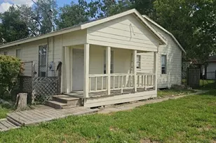 8010 Miley St, Houston, TX 77028 - Photo 1