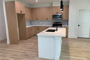 9026 Scott St, Houston, TX 77051 - Photo 8