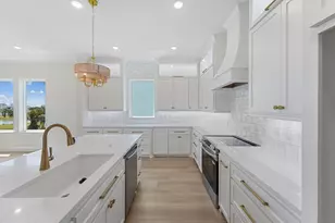 22807 Cuadro St, Galveston, TX 77554 - Photo 10