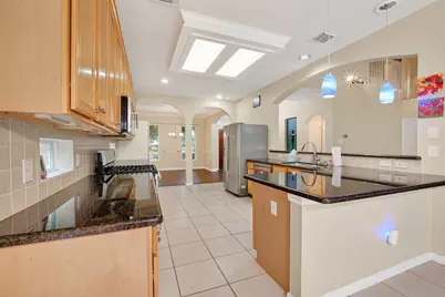 2203 Lakewind Lane, League City, TX 77573 - Photo 8