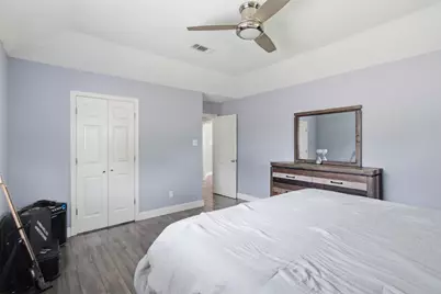 712 Manor Drive, Angleton, TX 77515 - Photo 14