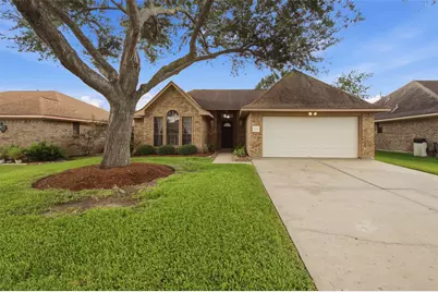 712 Manor Drive, Angleton, TX 77515 - Photo 1