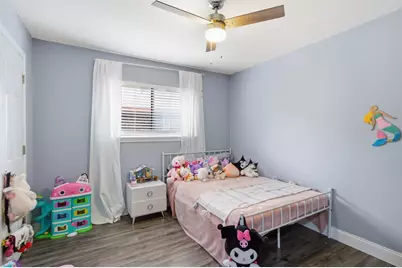 712 Manor Drive, Angleton, TX 77515 - Photo 18