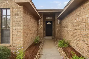 712 Manor Dr, Angleton, TX 77515 - Photo 4