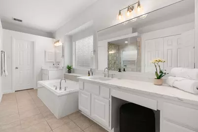 55 W Matisse Meadow Court, The Woodlands, TX 77382 - Photo 18