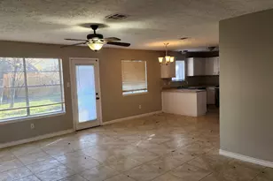 9908 Thrush St, La Porte, TX 77571 - Photo 6