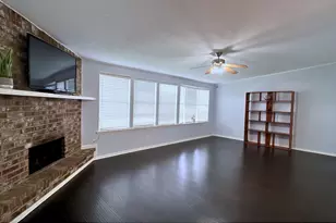 13419 Greenway Dr, Sugar Land, TX 77498 - Photo 6