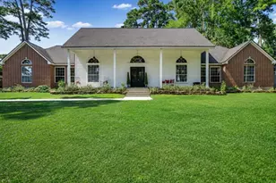 14131 Lakepoint Dr, Willis, TX 77318 - Photo 2