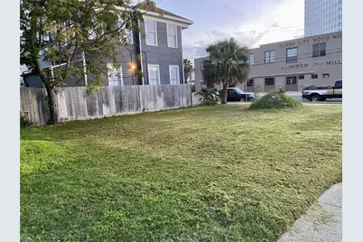 302 18th Street, Galveston, TX 77550 - Photo 1